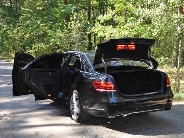 Черный Мерседес 220, объемом двигателя 2.1 л и пробегом 211 тыс. км за 19999 $, фото 9 на Automoto.ua