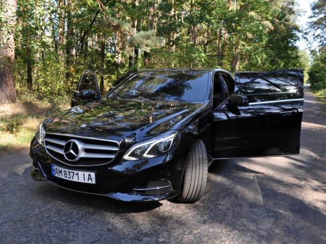 Черный Мерседес 220, объемом двигателя 2.1 л и пробегом 211 тыс. км за 19999 $, фото 3 на Automoto.ua