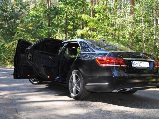 Черный Мерседес 220, объемом двигателя 2.1 л и пробегом 211 тыс. км за 19999 $, фото 6 на Automoto.ua