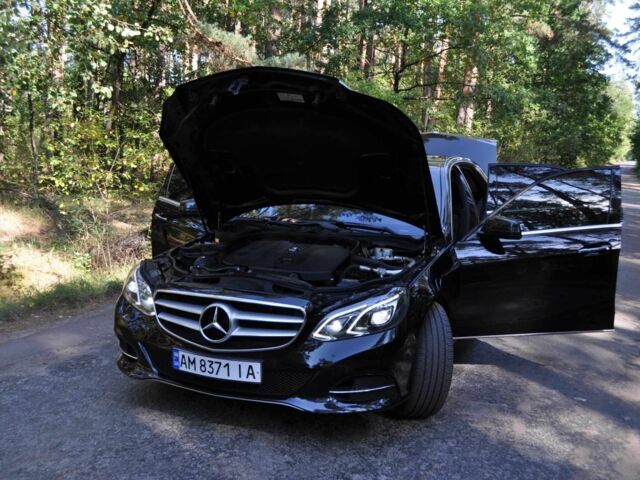 Черный Мерседес 220, объемом двигателя 2.1 л и пробегом 211 тыс. км за 19999 $, фото 16 на Automoto.ua