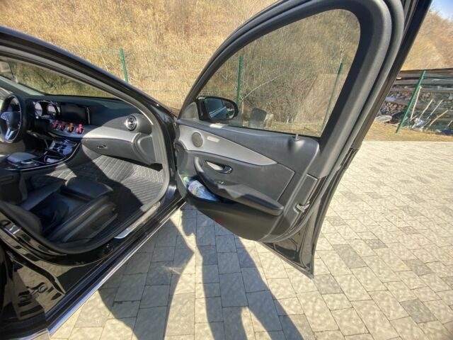 Черный Мерседес 220, объемом двигателя 2 л и пробегом 370 тыс. км за 22500 $, фото 9 на Automoto.ua