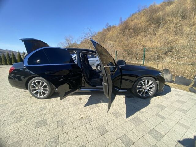 Черный Мерседес 220, объемом двигателя 2 л и пробегом 370 тыс. км за 22500 $, фото 16 на Automoto.ua