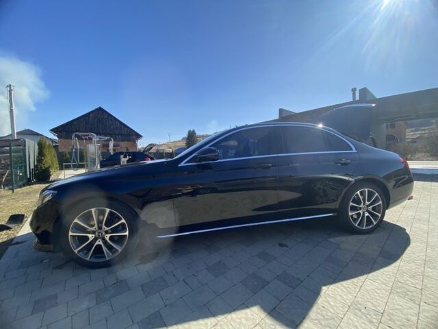 Черный Мерседес 220, объемом двигателя 2 л и пробегом 370 тыс. км за 22500 $, фото 2 на Automoto.ua