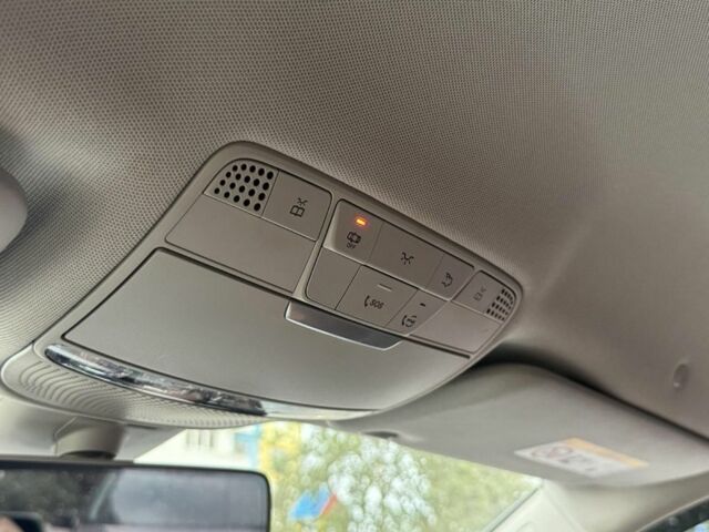 Чорний Мерседес 220, об'ємом двигуна 2 л та пробігом 94 тис. км за 32000 $, фото 6 на Automoto.ua