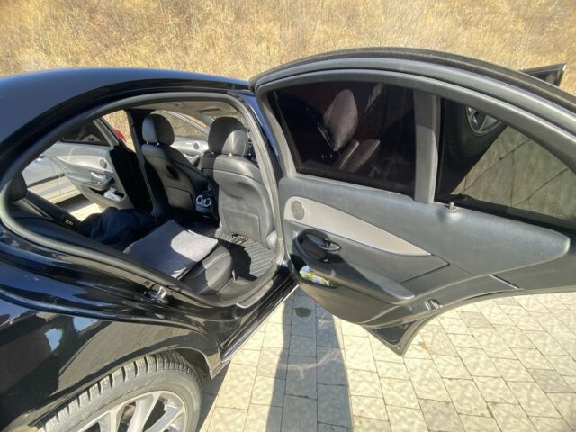 Черный Мерседес 220, объемом двигателя 2 л и пробегом 370 тыс. км за 22500 $, фото 11 на Automoto.ua