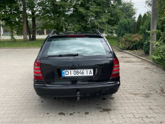 Черный Мерседес 220, объемом двигателя 2.2 л и пробегом 530 тыс. км за 4000 $, фото 2 на Automoto.ua