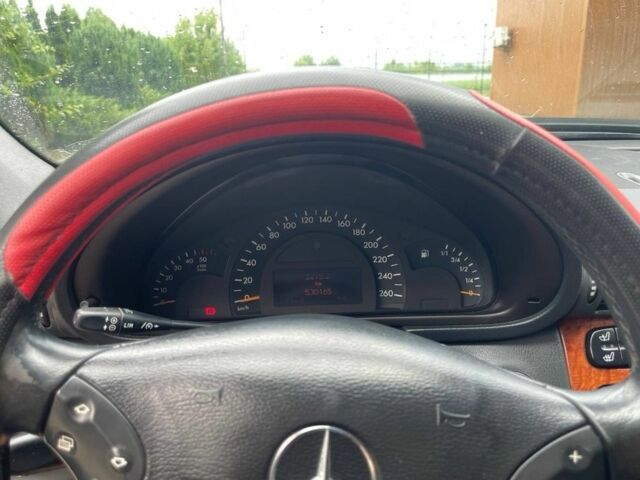 Черный Мерседес 220, объемом двигателя 2.2 л и пробегом 530 тыс. км за 4000 $, фото 7 на Automoto.ua