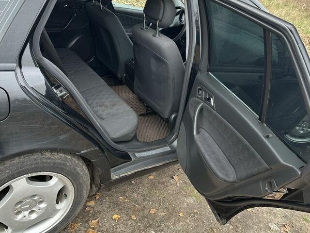 Черный Мерседес 220, объемом двигателя 2.2 л и пробегом 231 тыс. км за 2700 $, фото 9 на Automoto.ua