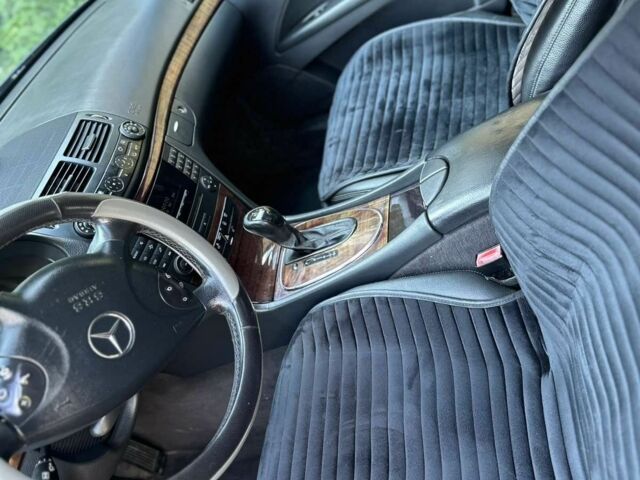Черный Мерседес 220, объемом двигателя 2.1 л и пробегом 287 тыс. км за 5700 $, фото 3 на Automoto.ua