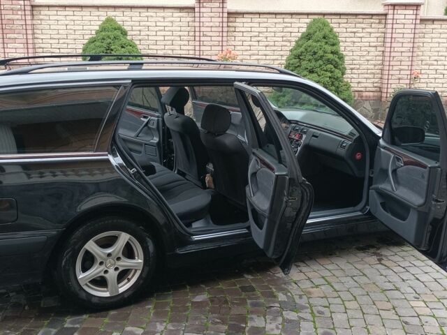 Чорний Мерседес 220, об'ємом двигуна 2.1 л та пробігом 417 тис. км за 6500 $, фото 7 на Automoto.ua