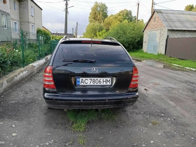 Черный Мерседес 220, объемом двигателя 2.1 л и пробегом 352 тыс. км за 6000 $, фото 5 на Automoto.ua