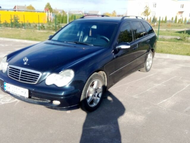 Черный Мерседес 220, объемом двигателя 2.1 л и пробегом 341 тыс. км за 5300 $, фото 3 на Automoto.ua