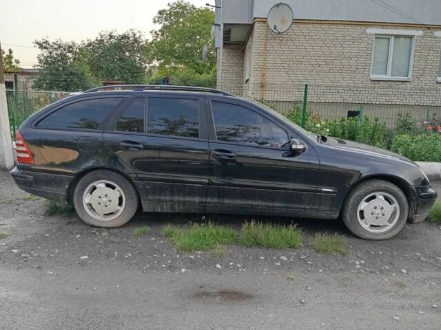 Черный Мерседес 220, объемом двигателя 2.1 л и пробегом 352 тыс. км за 6000 $, фото 7 на Automoto.ua