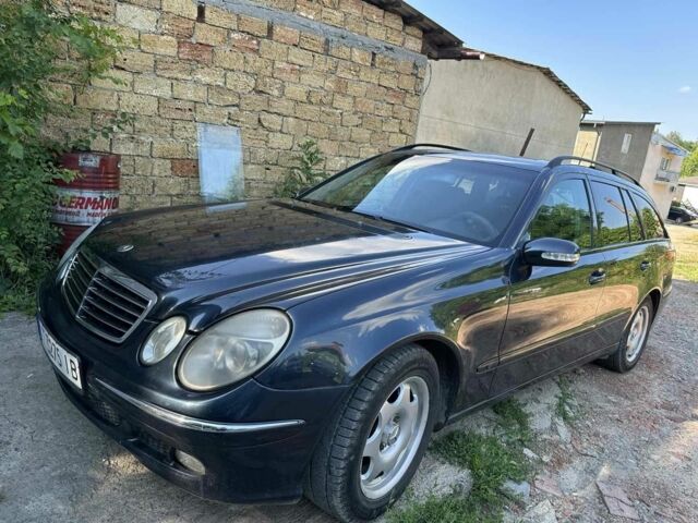 Черный Мерседес 220, объемом двигателя 2.1 л и пробегом 287 тыс. км за 5700 $, фото 1 на Automoto.ua