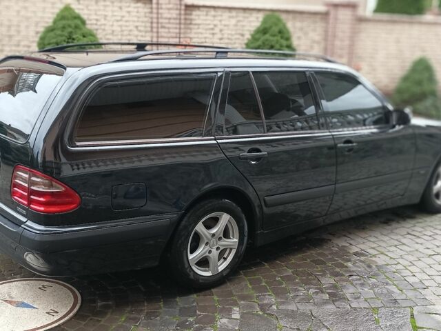 Чорний Мерседес 220, об'ємом двигуна 2.1 л та пробігом 417 тис. км за 6500 $, фото 1 на Automoto.ua