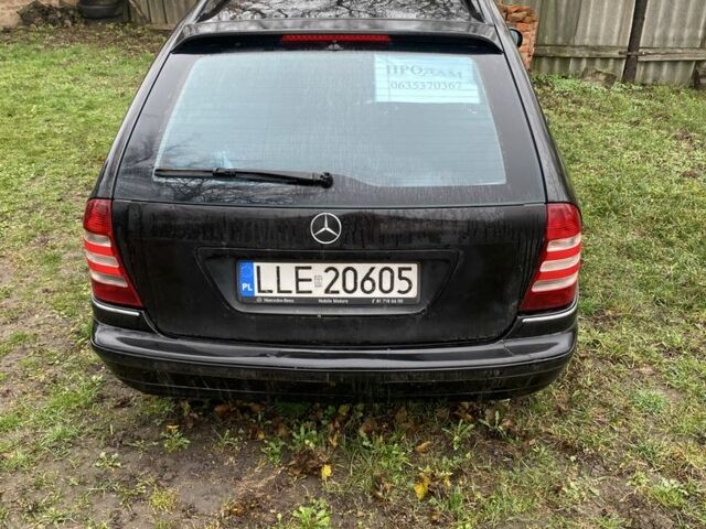 Черный Мерседес 220, объемом двигателя 2.2 л и пробегом 403 тыс. км за 2603 $, фото 1 на Automoto.ua