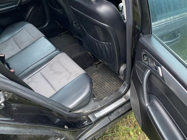 Черный Мерседес 220, объемом двигателя 2.2 л и пробегом 403 тыс. км за 2603 $, фото 10 на Automoto.ua