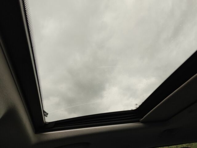 Черный Мерседес 220, объемом двигателя 2.1 л и пробегом 320 тыс. км за 5990 $, фото 10 на Automoto.ua