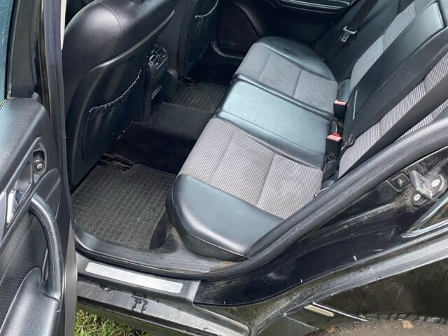 Черный Мерседес 220, объемом двигателя 2.2 л и пробегом 403 тыс. км за 2603 $, фото 7 на Automoto.ua