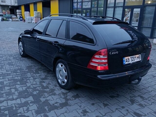 Черный Мерседес 220, объемом двигателя 2.1 л и пробегом 302 тыс. км за 3700 $, фото 5 на Automoto.ua