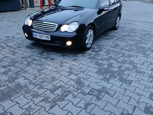 Черный Мерседес 220, объемом двигателя 2.1 л и пробегом 302 тыс. км за 3700 $, фото 7 на Automoto.ua