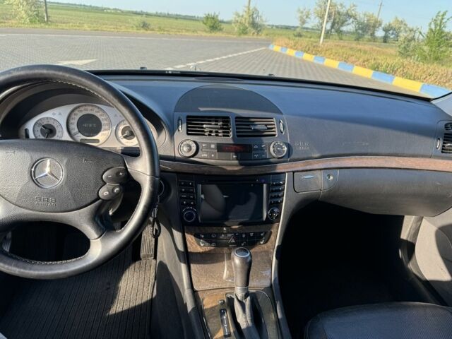 Чорний Мерседес 220, об'ємом двигуна 2.2 л та пробігом 315 тис. км за 11350 $, фото 15 на Automoto.ua
