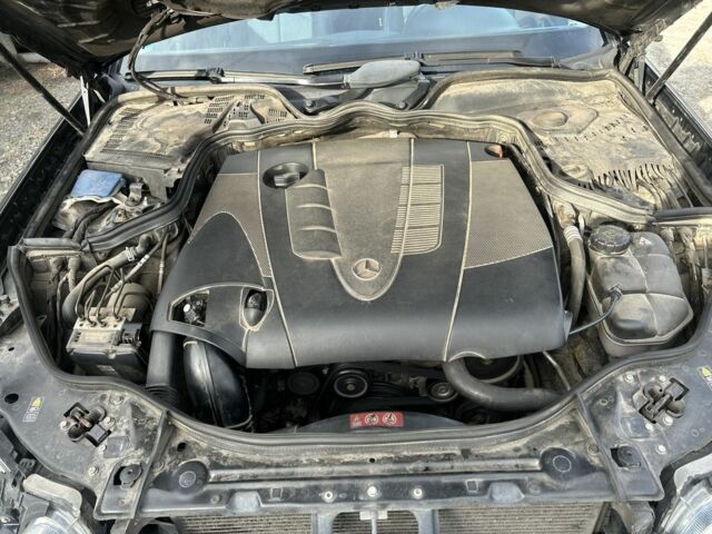 Черный Мерседес 220, объемом двигателя 2.1 л и пробегом 396 тыс. км за 8500 $, фото 18 на Automoto.ua