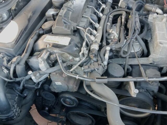 Черный Мерседес 220, объемом двигателя 2.1 л и пробегом 285 тыс. км за 7999 $, фото 3 на Automoto.ua