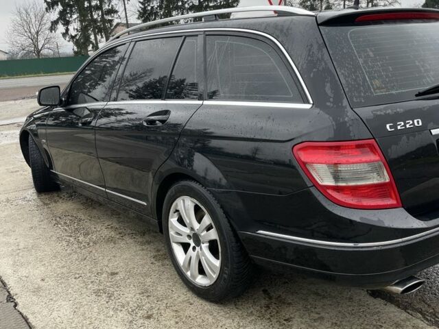 Черный Мерседес 220, объемом двигателя 0 л и пробегом 280 тыс. км за 7799 $, фото 5 на Automoto.ua