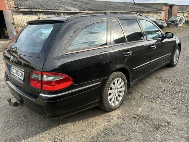 Черный Мерседес 220, объемом двигателя 2.1 л и пробегом 396 тыс. км за 8500 $, фото 4 на Automoto.ua