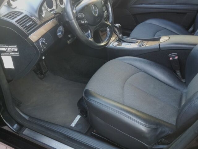 Черный Мерседес 220, объемом двигателя 2.1 л и пробегом 285 тыс. км за 7999 $, фото 1 на Automoto.ua