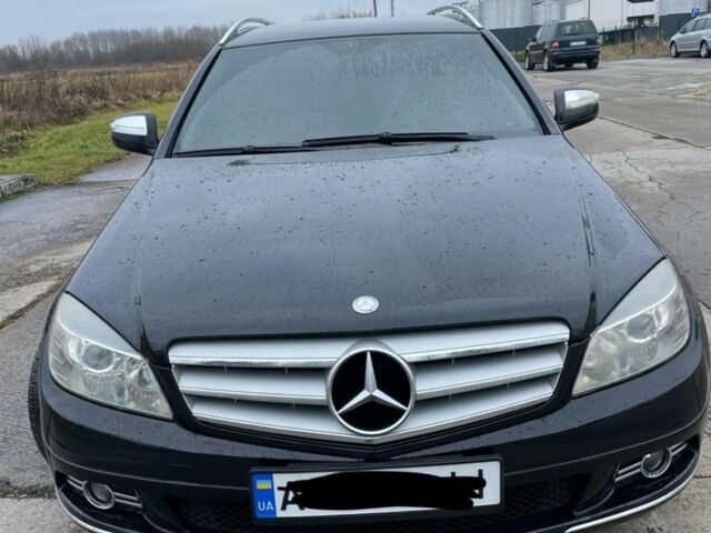 Черный Мерседес 220, объемом двигателя 0 л и пробегом 280 тыс. км за 7799 $, фото 3 на Automoto.ua