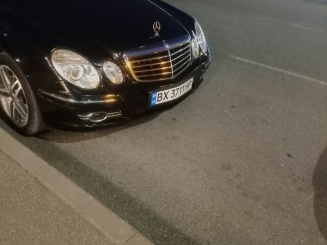 Черный Мерседес 220, объемом двигателя 2.1 л и пробегом 285 тыс. км за 7999 $, фото 7 на Automoto.ua