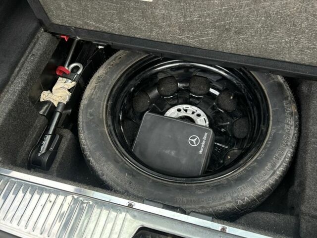 Черный Мерседес 220, объемом двигателя 2.1 л и пробегом 396 тыс. км за 8500 $, фото 15 на Automoto.ua