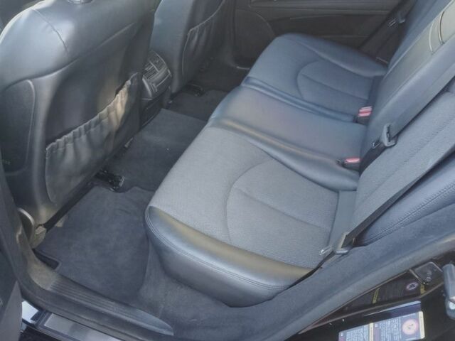 Черный Мерседес 220, объемом двигателя 2.1 л и пробегом 285 тыс. км за 7999 $, фото 5 на Automoto.ua