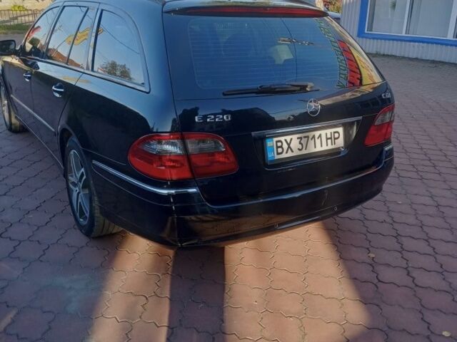 Черный Мерседес 220, объемом двигателя 2.1 л и пробегом 285 тыс. км за 7999 $, фото 4 на Automoto.ua
