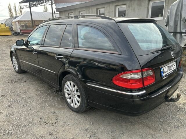 Черный Мерседес 220, объемом двигателя 2.1 л и пробегом 396 тыс. км за 8500 $, фото 2 на Automoto.ua
