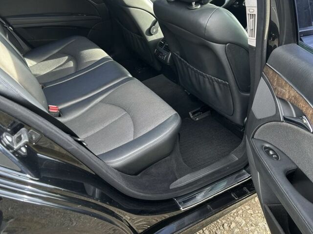 Черный Мерседес 220, объемом двигателя 2.1 л и пробегом 396 тыс. км за 8500 $, фото 16 на Automoto.ua