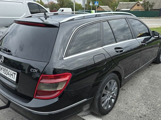 Черный Мерседес 220, объемом двигателя 2.2 л и пробегом 294 тыс. км за 7900 $, фото 1 на Automoto.ua