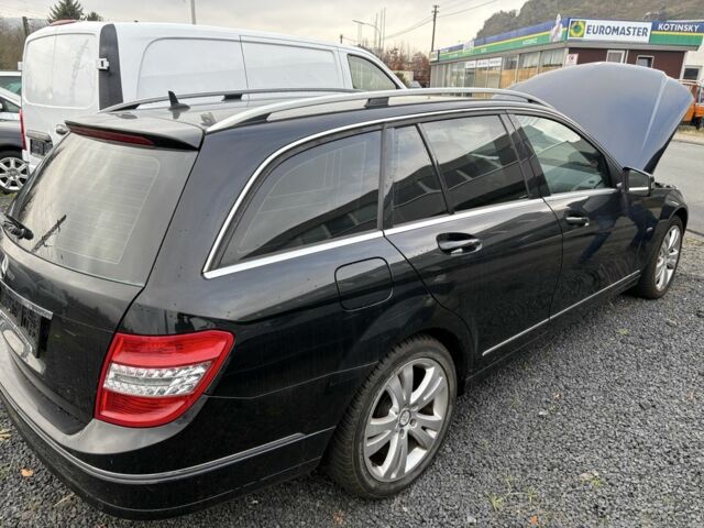 Чорний Мерседес 220, об'ємом двигуна 2.1 л та пробігом 280 тис. км за 10900 $, фото 19 на Automoto.ua