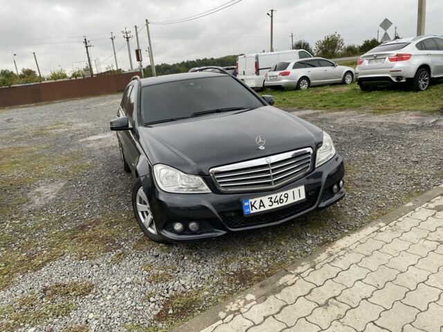 Мерседес 220 2011 в Староконстантинов на Automoto.ua Черный Мерседес 220, объемом двигателя 2.1 л и пробегом 300 тыс. км за 9900 $, фото 1 на Automoto.ua