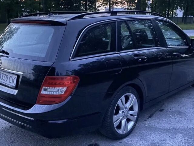 Чорний Мерседес 220, об'ємом двигуна 2.2 л та пробігом 310 тис. км за 9500 $, фото 3 на Automoto.ua