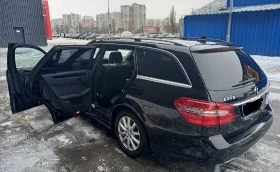 Черный Мерседес 220, объемом двигателя 2.2 л и пробегом 403 тыс. км за 9200 $, фото 7 на Automoto.ua