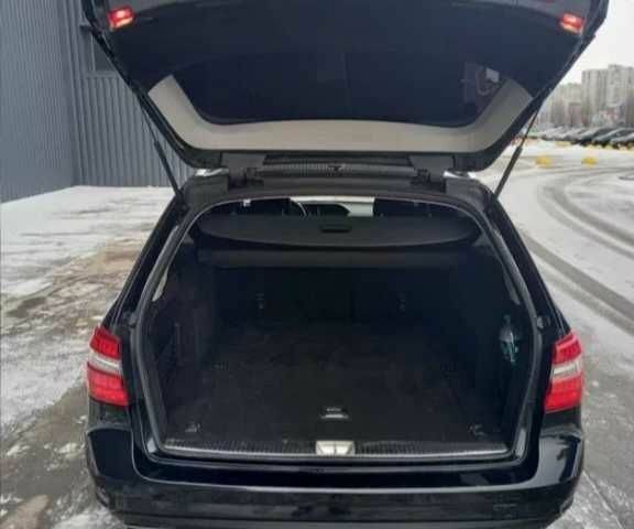 Чорний Мерседес 220, об'ємом двигуна 2.2 л та пробігом 403 тис. км за 9500 $, фото 10 на Automoto.ua