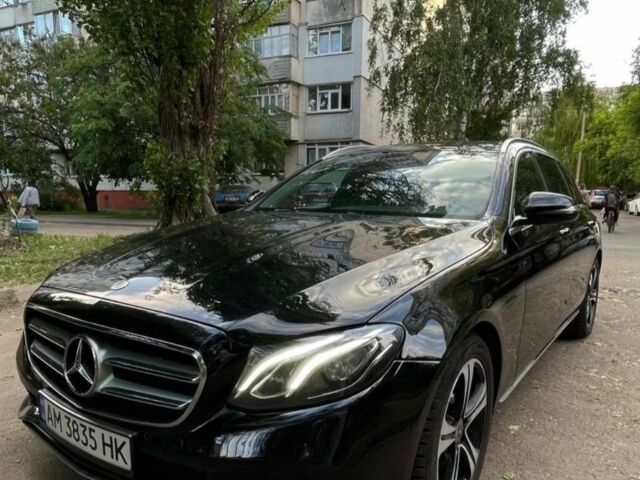 Черный Мерседес 220, объемом двигателя 2 л и пробегом 220 тыс. км за 21500 $, фото 12 на Automoto.ua