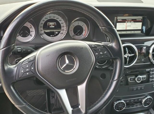 Черный Мерседес 220, объемом двигателя 2.1 л и пробегом 166 тыс. км за 19000 $, фото 8 на Automoto.ua