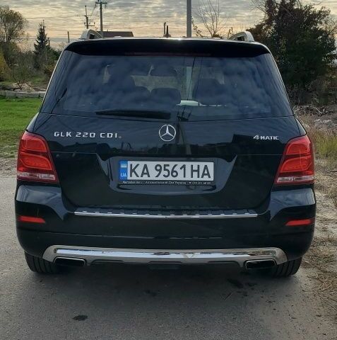 Черный Мерседес 220, объемом двигателя 2.1 л и пробегом 166 тыс. км за 19000 $, фото 5 на Automoto.ua