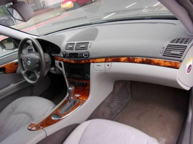 Коричневый Мерседес 220, объемом двигателя 2.2 л и пробегом 238 тыс. км за 33678 $, фото 11 на Automoto.ua