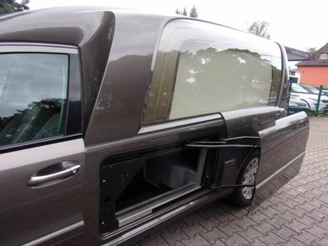 Коричневый Мерседес 220, объемом двигателя 2.2 л и пробегом 238 тыс. км за 33678 $, фото 14 на Automoto.ua