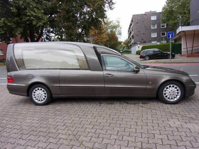 Коричневый Мерседес 220, объемом двигателя 2.2 л и пробегом 238 тыс. км за 33678 $, фото 13 на Automoto.ua